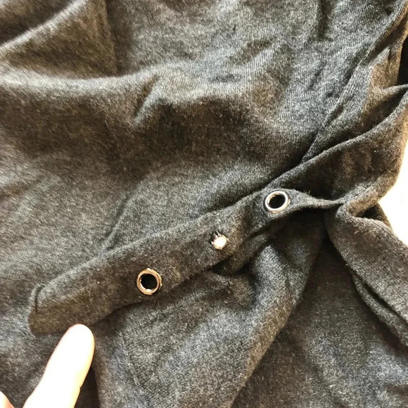 Loose Fitting Lightweight Knit Sweater - Picture 6 of 13